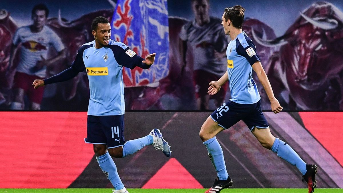 PAP/EPA / FILIP SINGER / Na zdjęciu: Alassane Plea i Florian Neuhaus cieszą się z bramki