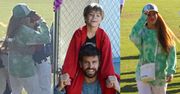 Shakira i Gerard Pique pojawili się RAZEM na meczu syna w Barcelonie. Wciąż udają, że się nie znają? (ZDJĘCIA)