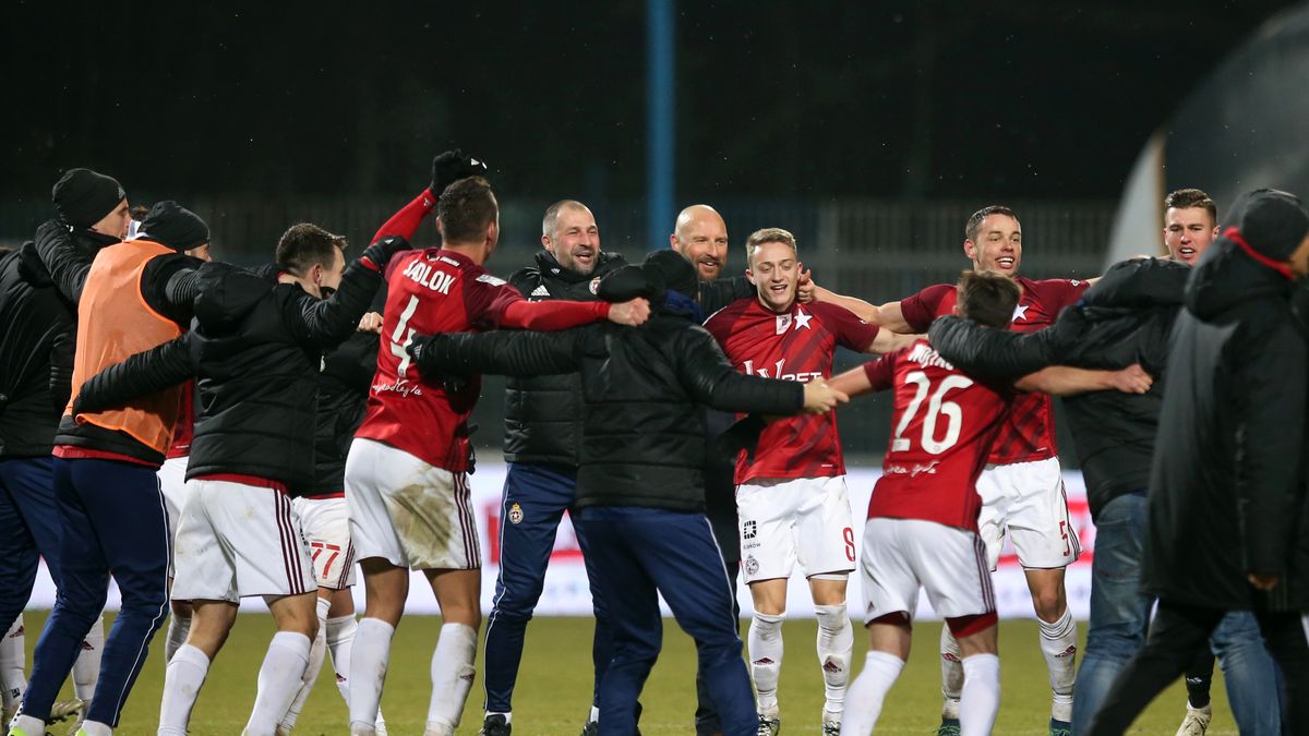 Newspix / Piotr Kucza / Na zdjęciu: piłkarze Wisły Kraków