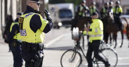 Żart na wieczorze kawalerskim poderwał policję. Szwedzi ostrzegają przed Halloween