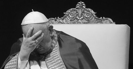 Ulubione modlitwy papieża Franciszka. Niektóre sam tworzył