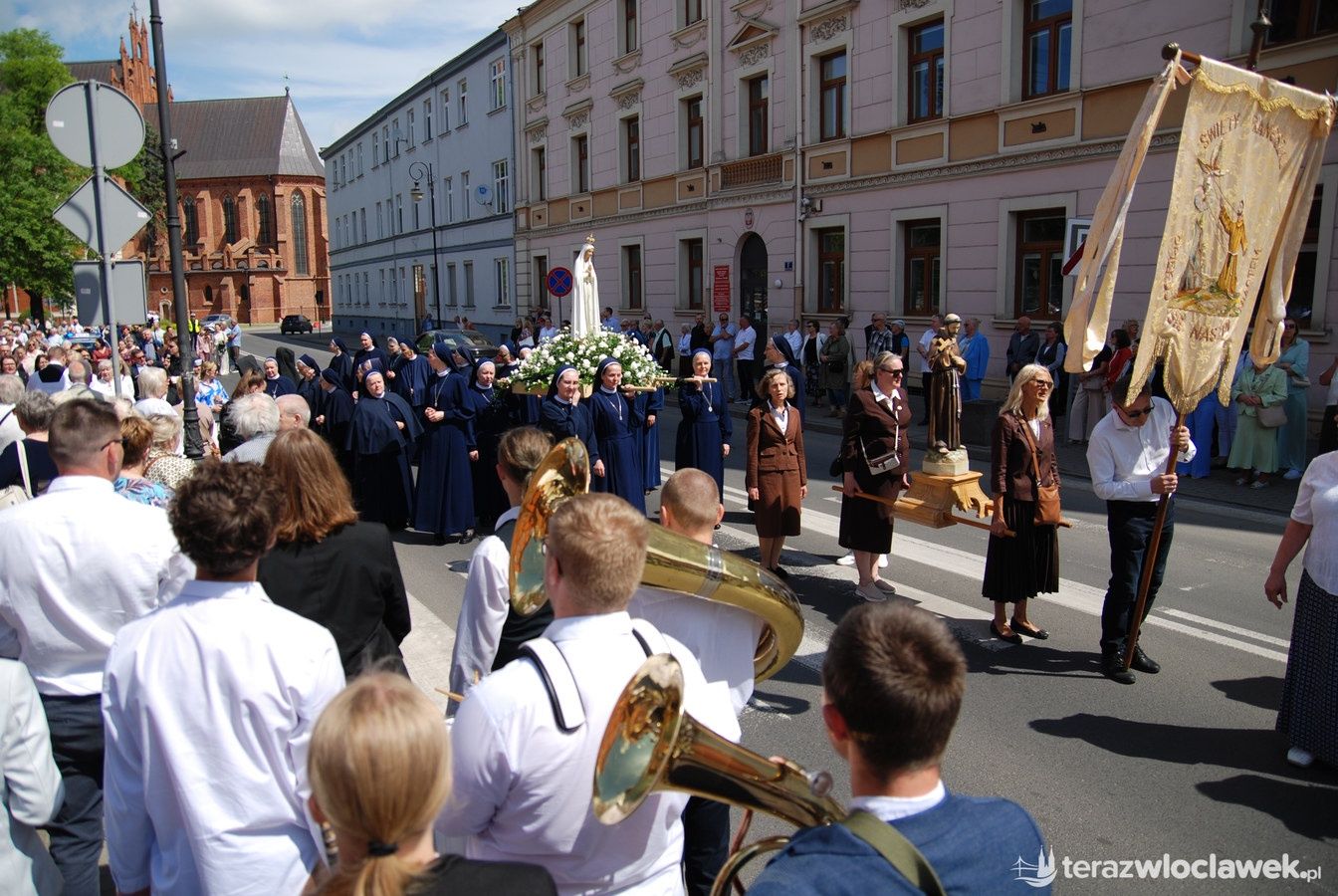 Miejska procesja Bożego Ciała przeszła ulicami Włocławka