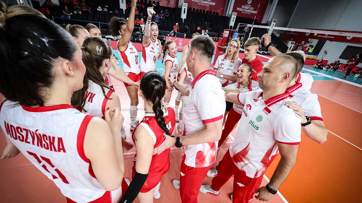 Materiały prasowe / VolleyballWorld / Na zdjęciu: reprezentacja Polski U-21 kobiet