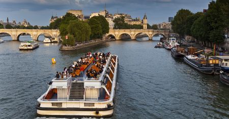 Francja, jakiej się nie zapomina. Rejs Sekwaną, ogrody Moneta i magiczny finał w Paryżu