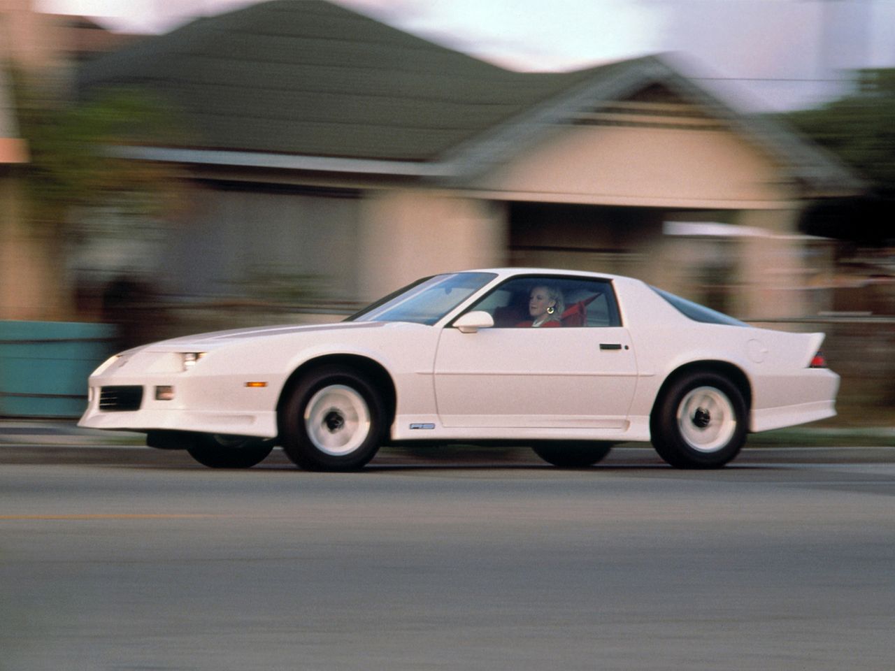 Ewolucja amerykańskiej legendy: Chevrolet Camaro 75
