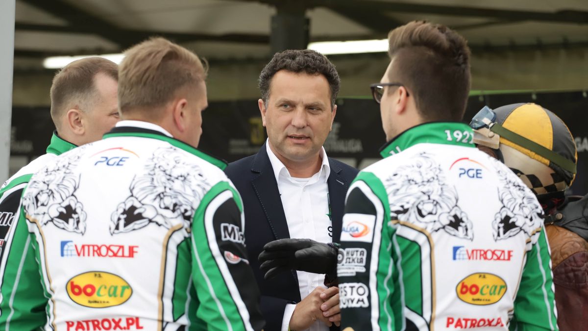 WP SportoweFakty / Tomasz Kudala / Na zdjęciu: Michał Świącik (w środku)