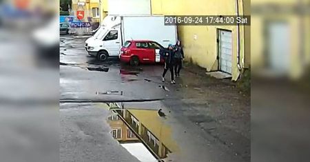 Włamanie na ul. Farmaceutycznej. Łupem padła złota i srebrna biżuteria, ordery czy medale