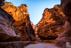 Petra - zobacz skalne miasto