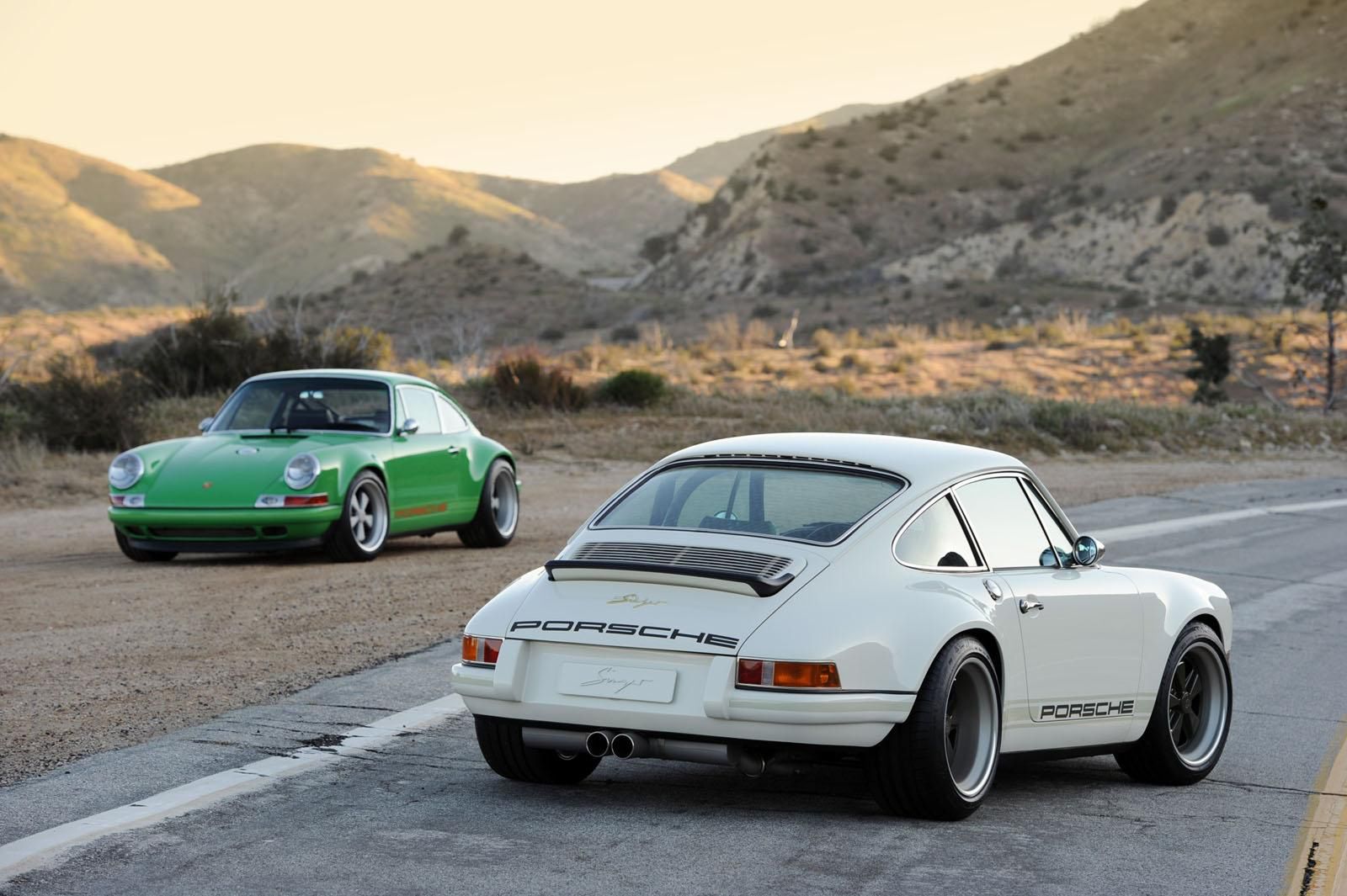 Singer Aria Cosworth Porsche 911