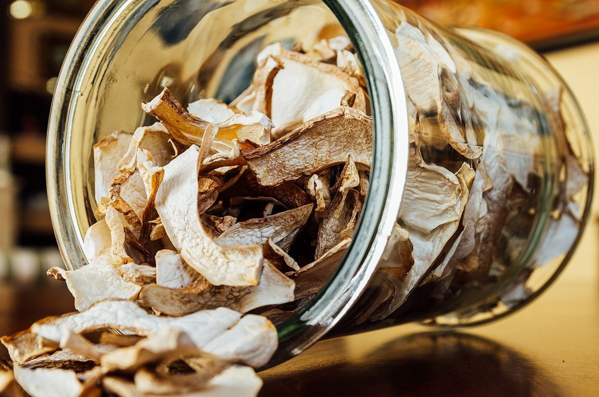 A quick and easy way to dry mushrooms.