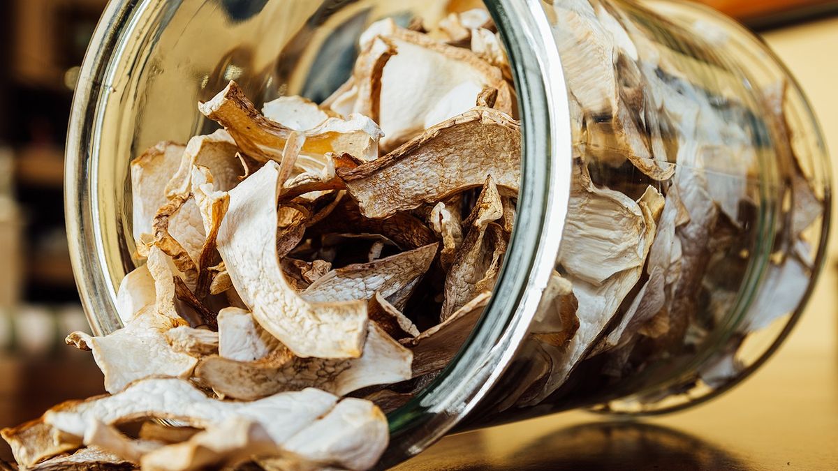 Szybki i prosty sposób na suszenie grzybów.