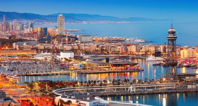 Turystyczne eldorado w Hiszpanii. Dzięki gościom spada bezrobocie i rośnie sprzedaż samochodów