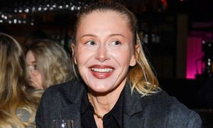 Warnke zaskoczyła stylizacją. Wskoczyła w piżamowe spodnie