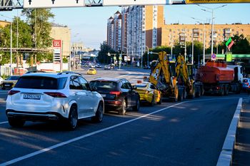 Ukraińskie drony uderzają w rafinerie. W Rosji brakuje paliwa, rosną ceny