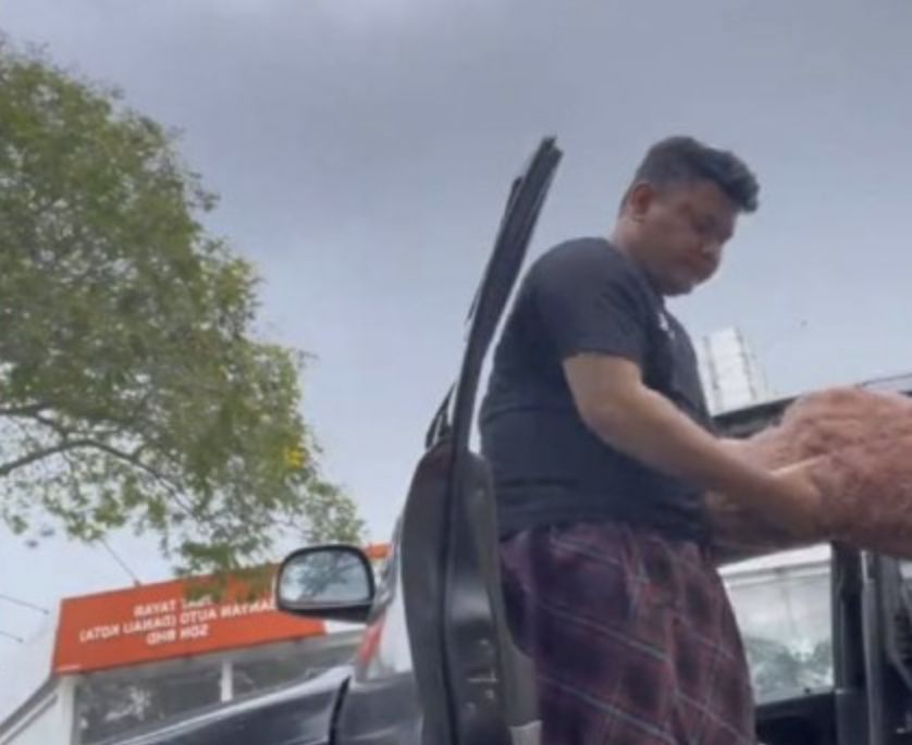 27-latek z Malezji mieszkał dwa lata w samochodzie, by spłacić długi z niefortunnego interesu