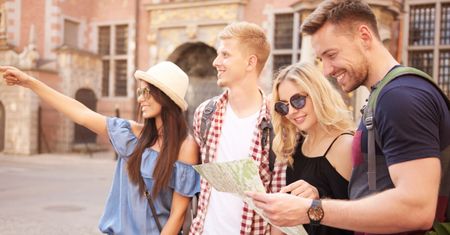 Polska coraz popularniejsza. Ilu turystów odwiedziło nasz kraj w 2024 roku?