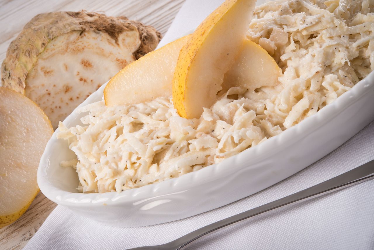 Sprawdzi się jako surówka do obiadu. Ma intrygujący smak i poprawia pracę jelit