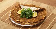 ''Turecka pizza'', jakiej nie znałeś. Prosty przepis na lahmacun