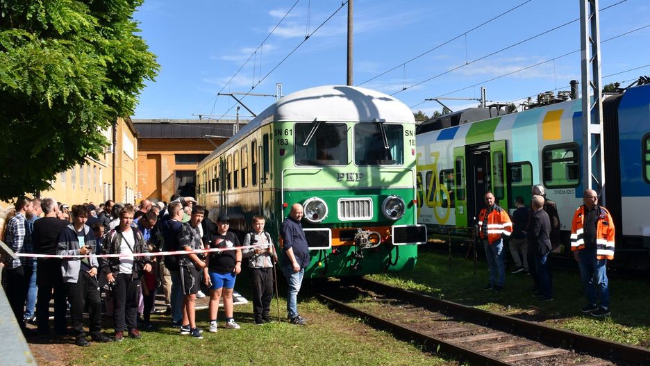 Motowagon SN61-183, duma jubileuszu lokomotywowni Szczecin Wzgórze Hetmańskie, wymaga generalnej naprawy