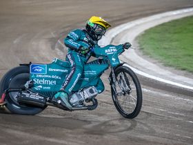 "Nie da się uciec od pewnego kontekstu biznesowego". Walasek sam nie może odstawić Madsena?