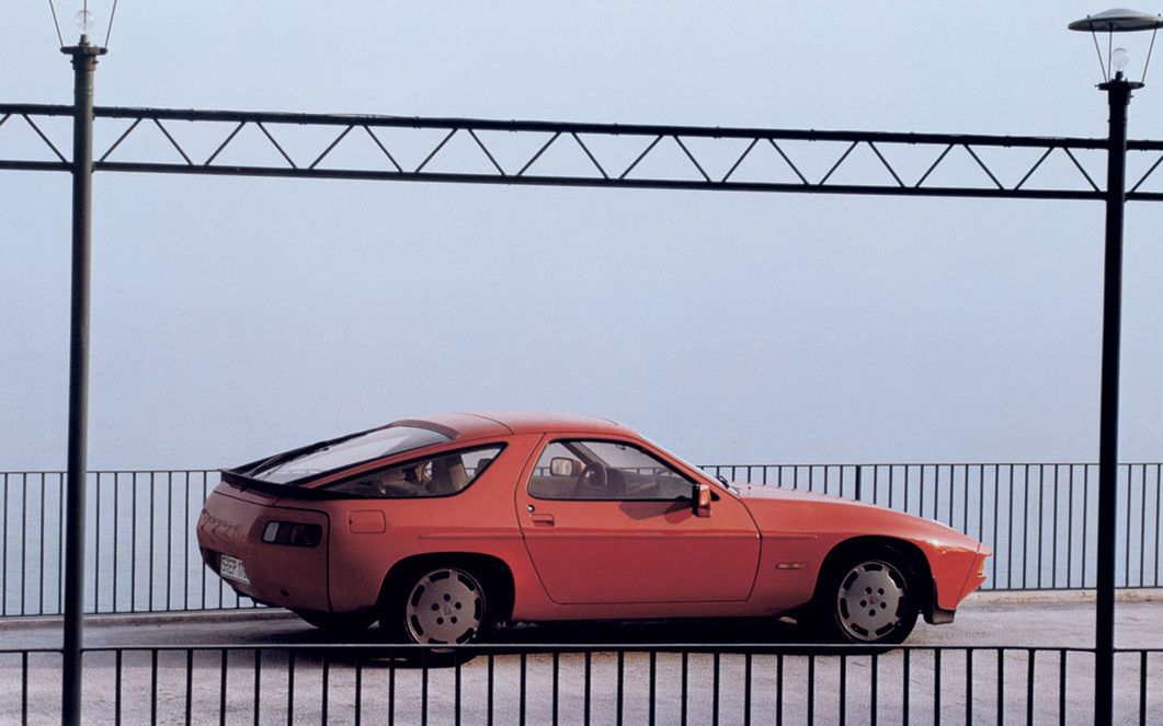 Porsche 928