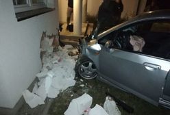 Poważny wypadek. Wypadł hondą z drogi i wjechał do kuchni