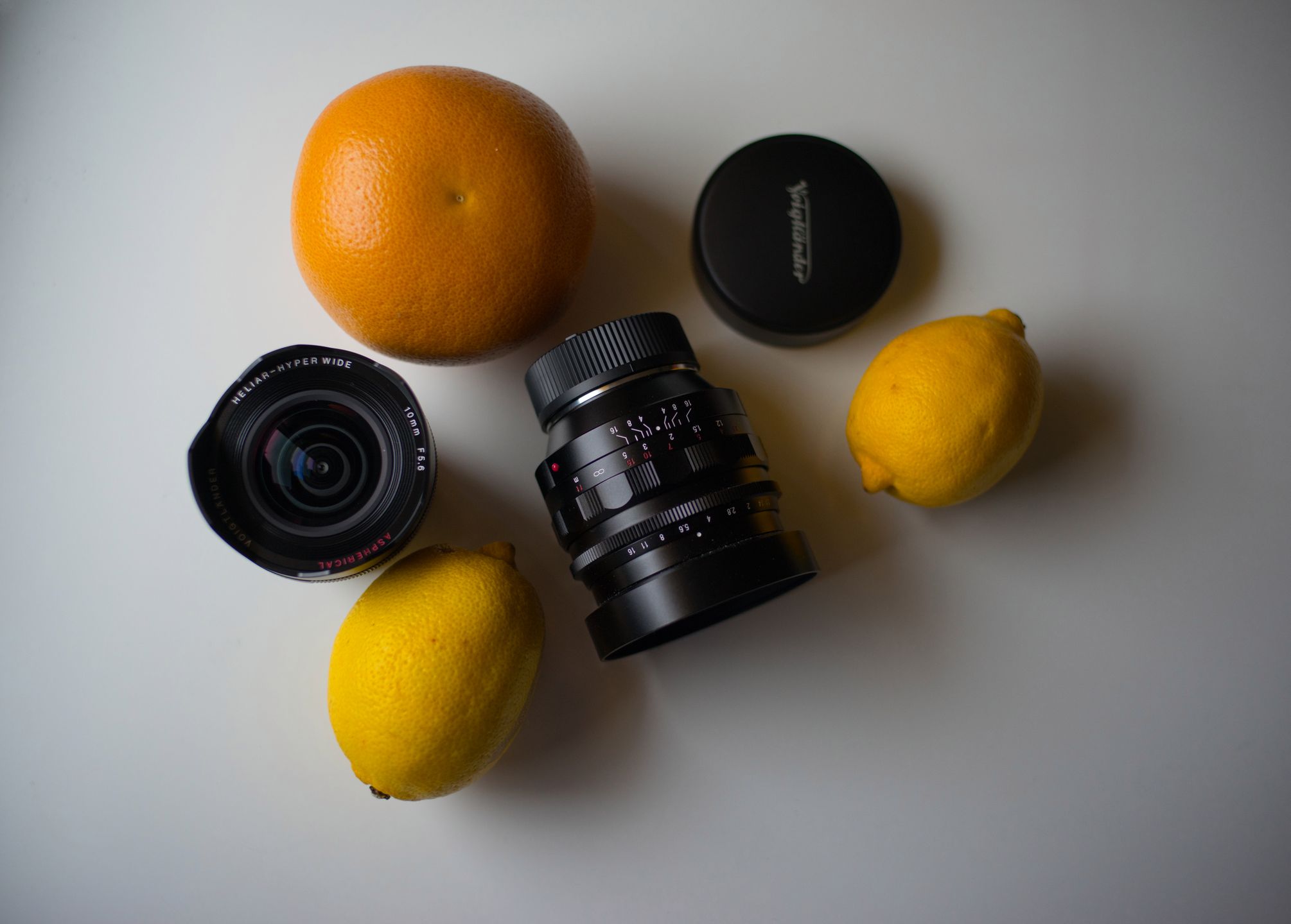 Czy drożej znaczy lepiej? Voigtländer Close Focus Adapter VM/E 13