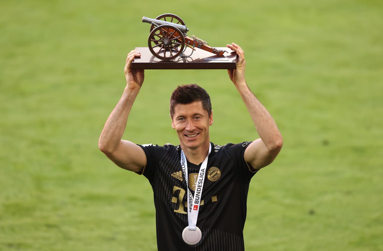 Robert Lewandowski pobił rekord Gerda Muellera. Gratuluje mu nawet Jacek Sutryk
Dostawca: PAP/EPA.