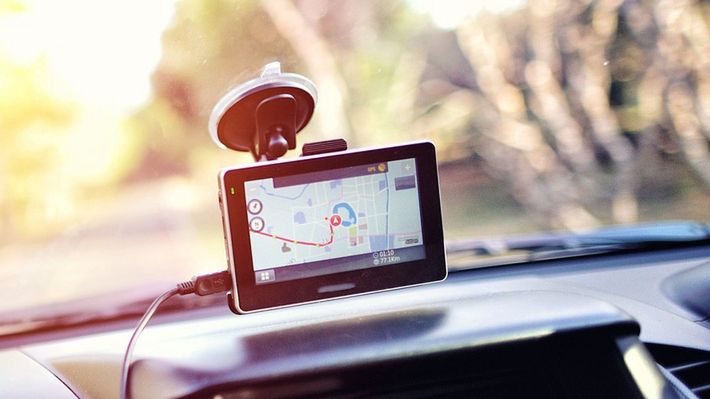 nawigacja samochodowa gps samochód wakacje droga jazda samochodem
