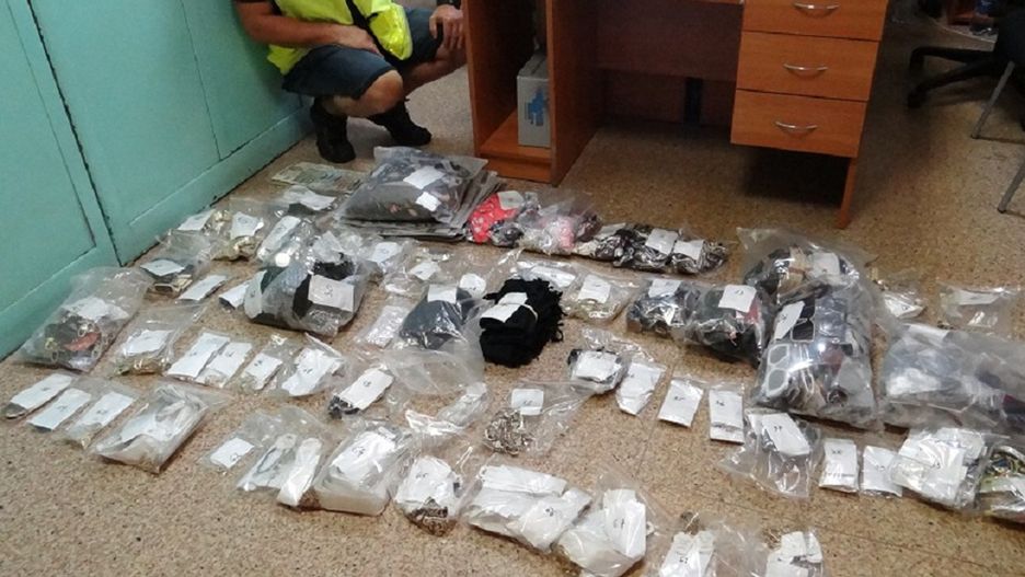 Podrobiona biżuteria, galanteria i zegarki o wartości blisko miliona złotych