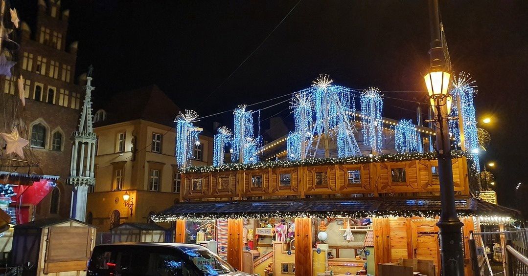 Wrocław. Jarmark Bożonarodzeniowy przegrał z koronawirusem. Smutna informacja dla mieszkańców