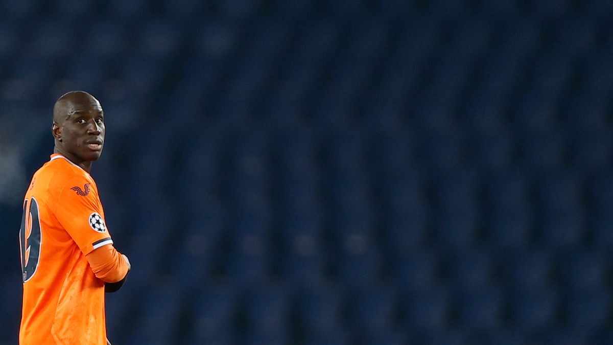 PAP/EPA / IAN LANGSDON / Na zdjęciu: Demba Ba