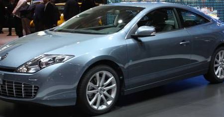 Renault Laguna Coupe w sejfie