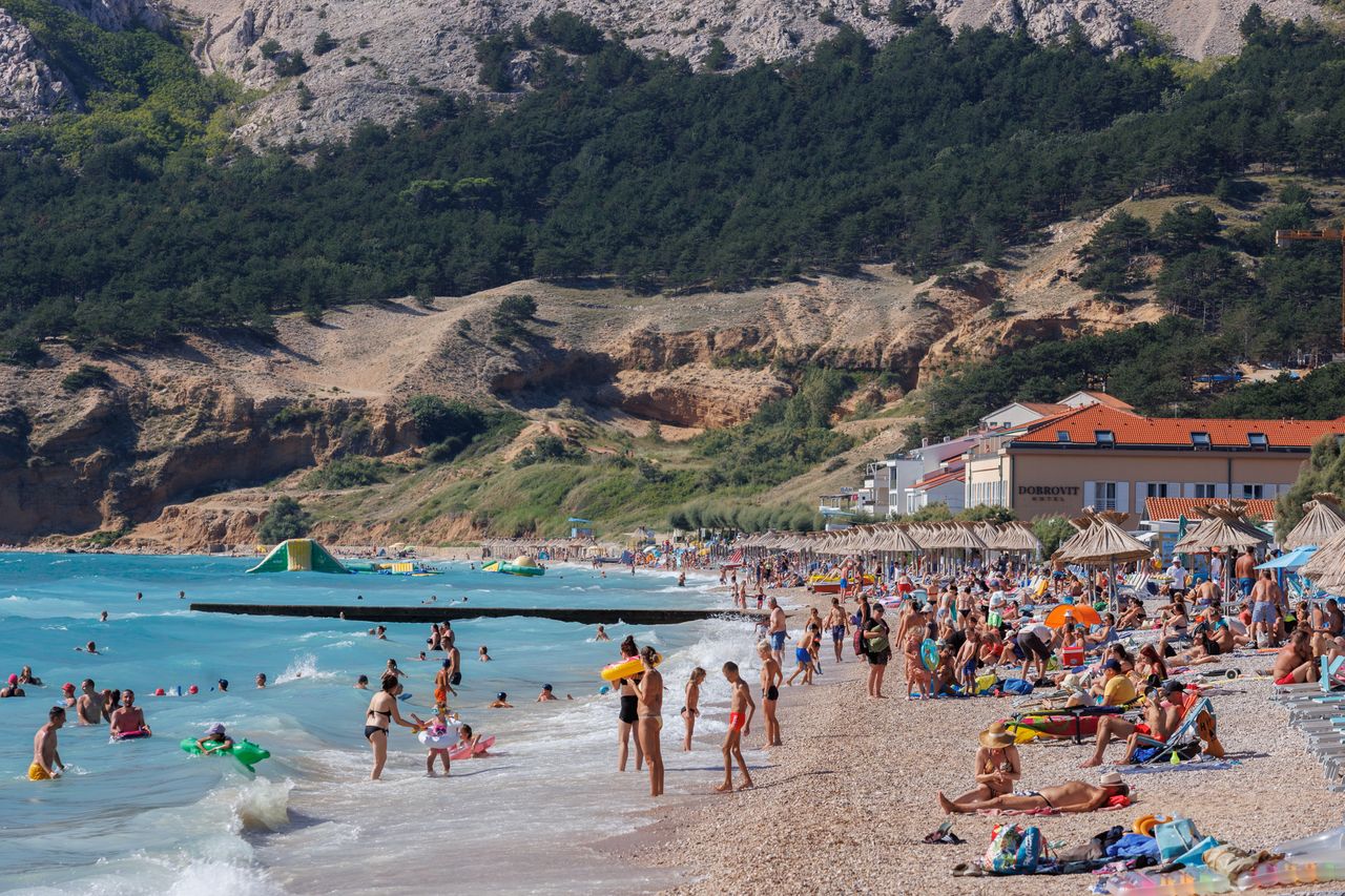 Adriatic paradise at risk: Hvar's beaches blighted by cruise waste