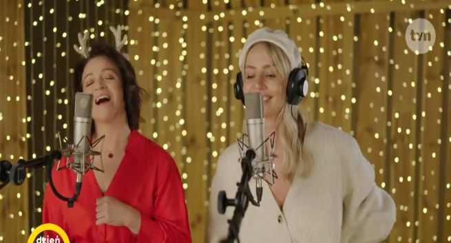 Ewa Drzyzga i Agnieszka Woźniak-Starak pokazały wideo, na którym śpiewają kolędę