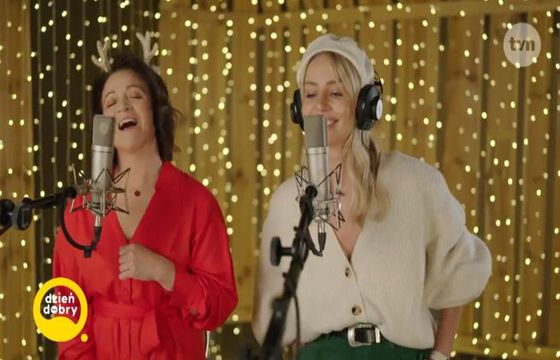 Ewa Drzyzga i Agnieszka Woźniak-Starak pokazały wideo, na którym śpiewają kolędę