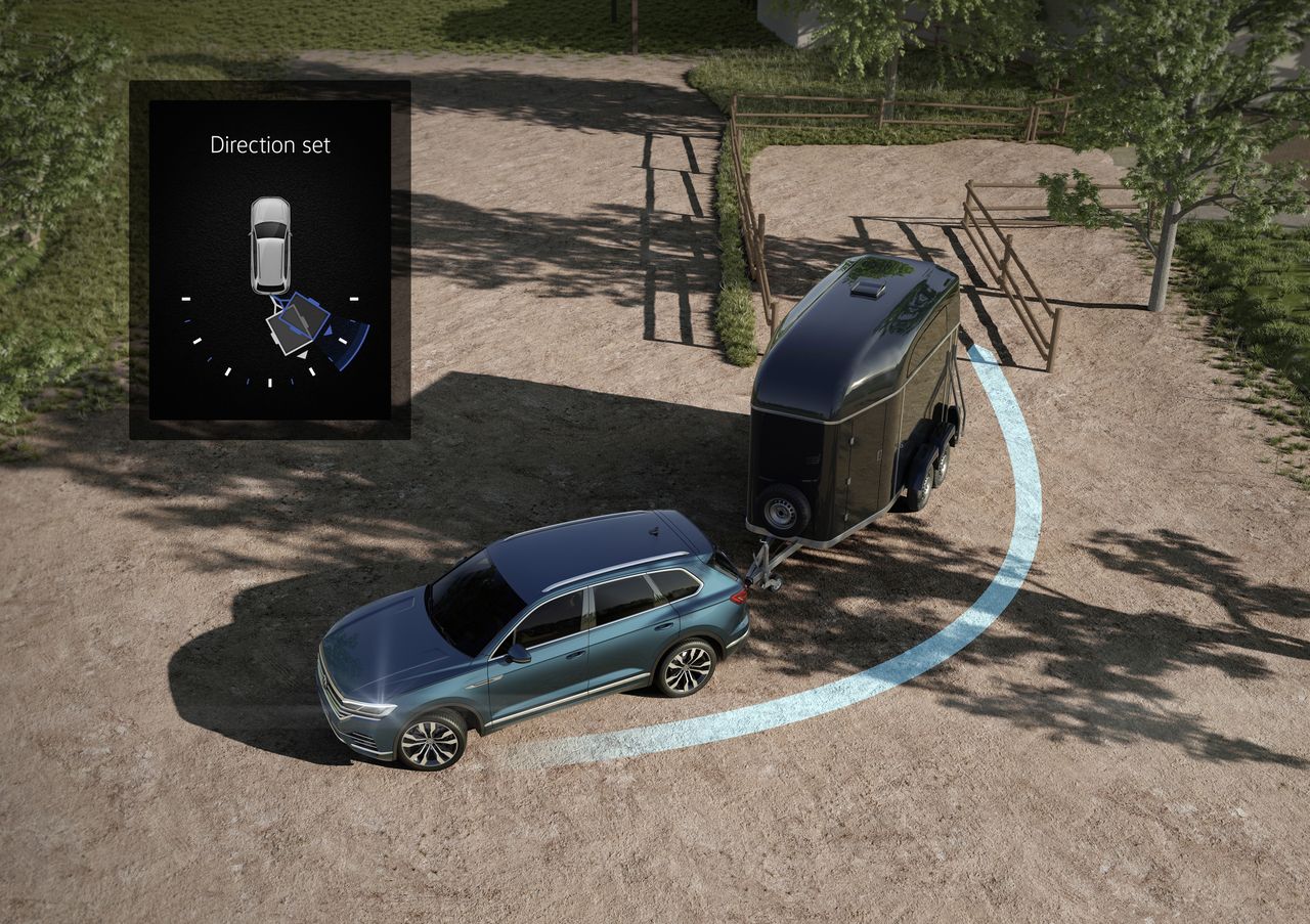 Volkswagen Touareg i system Trailer Assist wspomagający cofanie z przyczepą