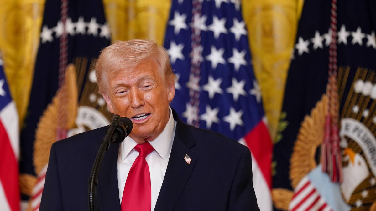 Trump Hosts Women's History Month Event
United States President Donald J Trump makes remarks during a Women's History Month event in the East Room of the White House in Washington, DC, USA, on Thursday, March 12, 2026. Every year, March is designated Women's History Month by presidential proclamation. 
Credit: CNP / AdMedia 
Dostawca: PAP/AdMedia
CNP / AdMedia
zadmcnp, adm_0312_women7153.JPG