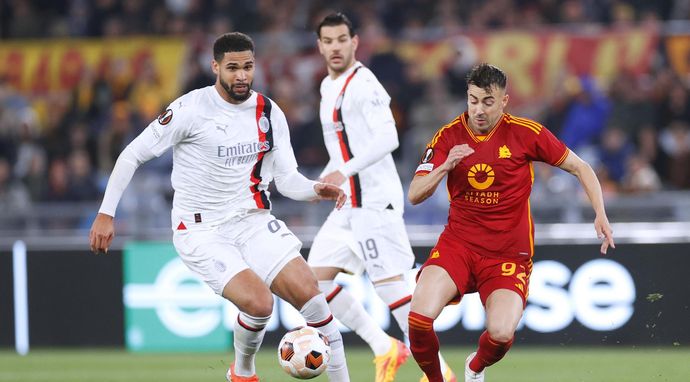 Piłka nożna: Liga włoska - mecz: AC Milan - AS Roma