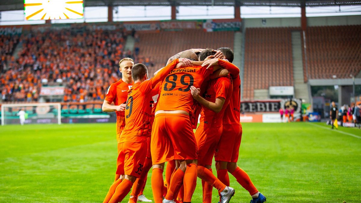 Newspix / LUKASZ SKWIOT/ CYFRASPORT / Na zdjęciu: piłkarze KGHM Zagłębia Lubin