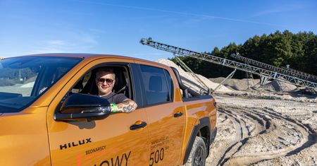 Nowa Toyota Hilux przedpremierowo w MotoMetropolii. Przekonała mnie dopiero, gdy skończył się asfalt