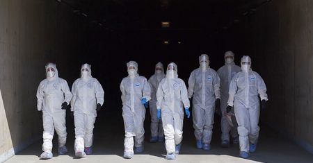 Koronawirus. Mamy ponad 800 zakażeń. Zdaniem mikrobiologa to tylko wierzchołek góry lodowej