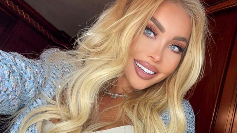 Julia Dybowska pozuje na evencie z mamą i torebką Chanel