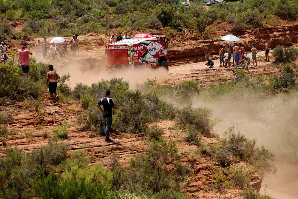 Ciężarówki Eurol Veka MAN Rally Team i Petronas Team de Rooy Iveco w akcji - galeria zdjęć