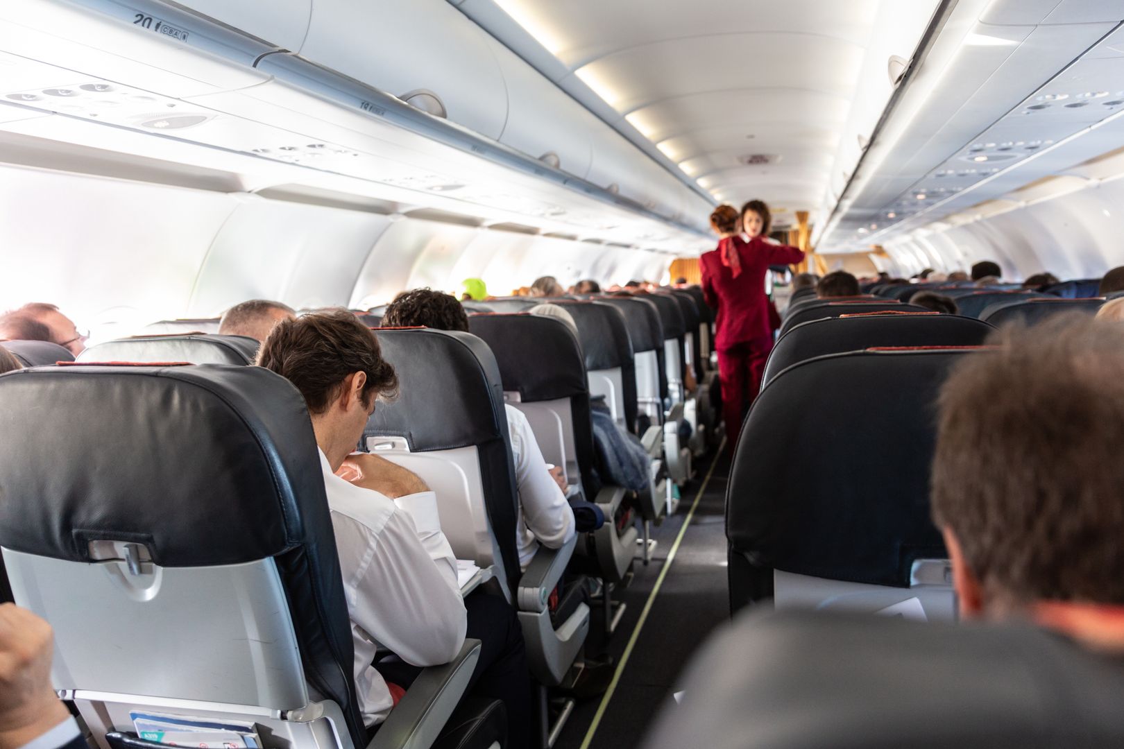 Stewardesa o grzechach pasażerów samolotów. Historii nie brakuje