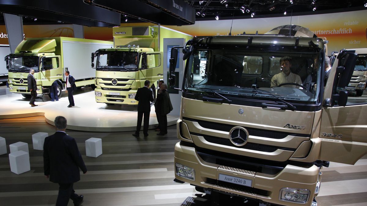 Spada sprzedaż samochodów ciężarowych Daimler Truck