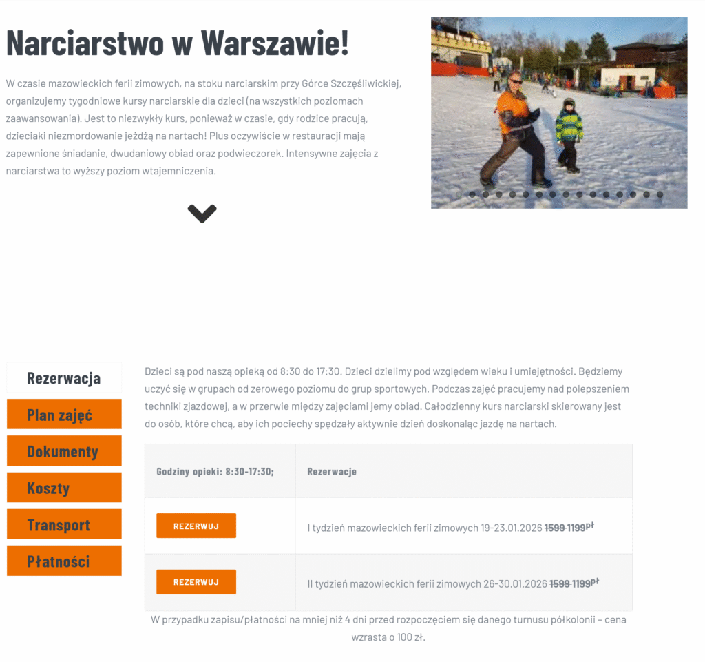 Dzieci w strojach narciarskich zjeżdżają po stoku w ośrodku narciarskim, w otoczeniu górskiego krajobrazu.