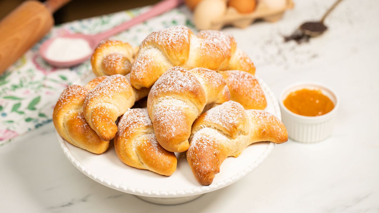 Freshly baked milk croissants: Easier than a trip to Italy