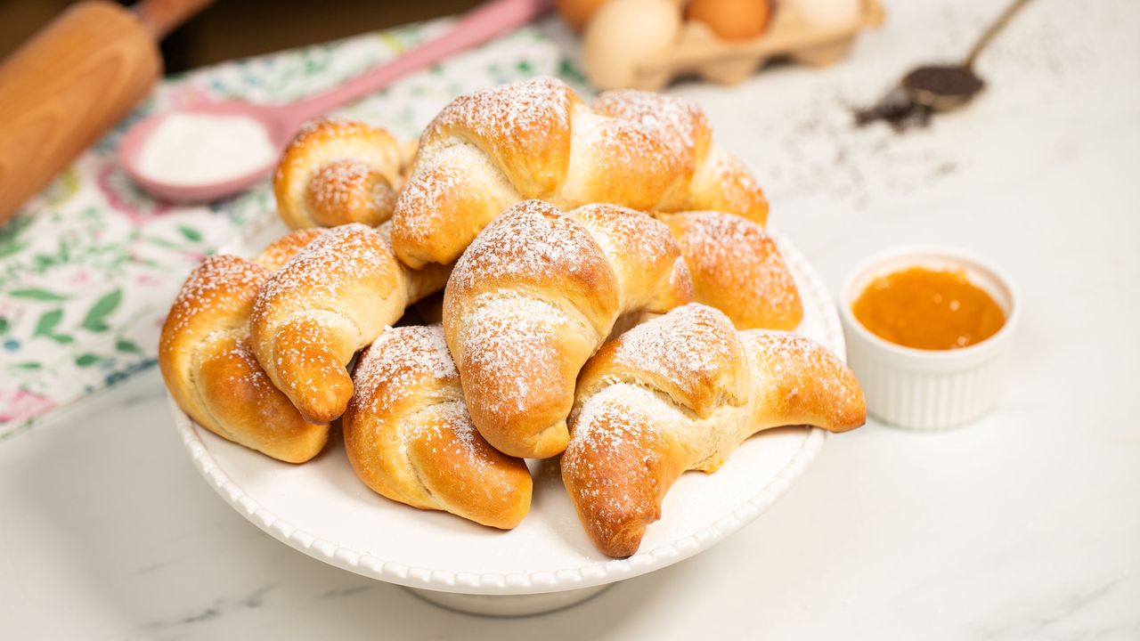 Milk croissants