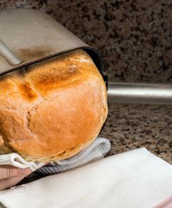 Jeszcze ciepły! Wypiekacz do chleba w sam raz na chłodne poranki.